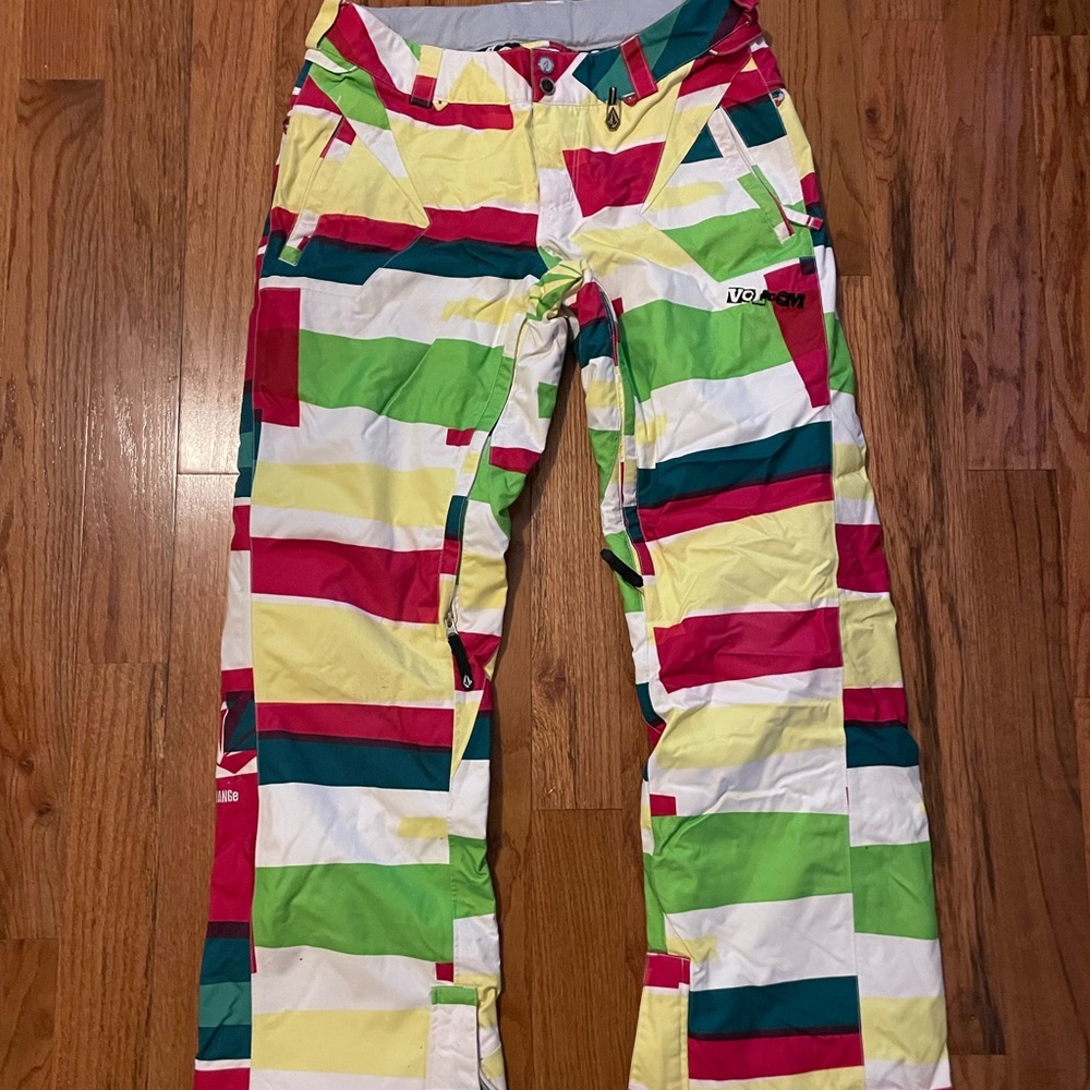 Volcom size medium snow pants